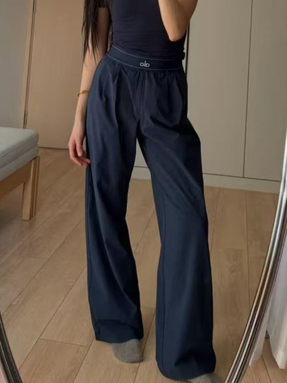 ALO Yoga Women's Wide Leg Trousers in Navy Black